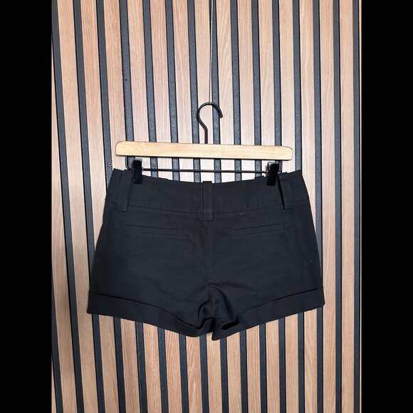 Alice + Olivia Mini Shorts 4 Womens Black Low Rise Flat Front - Picture 2 of 8